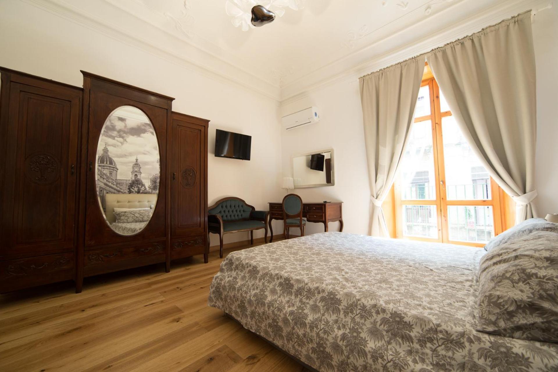 Umberto Flat City Center Катания Екстериор снимка